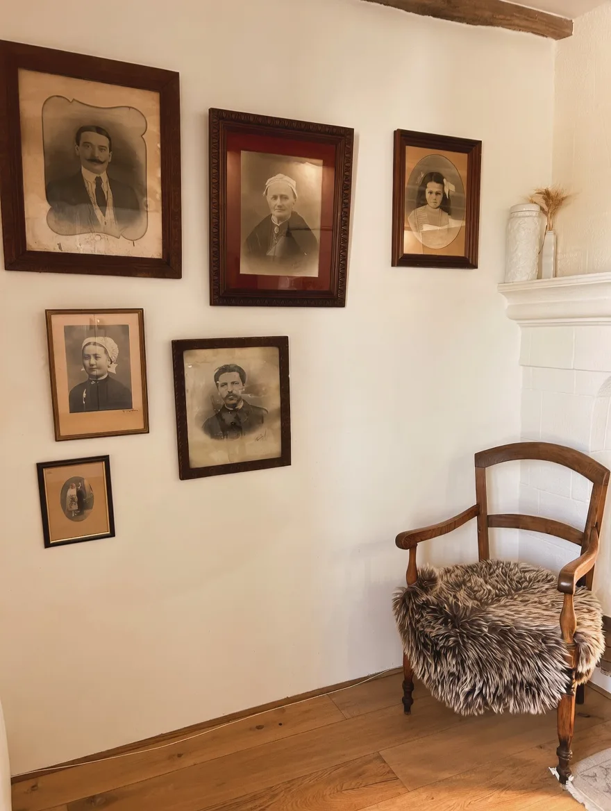 Salle à manger — galerie de portraits anciens